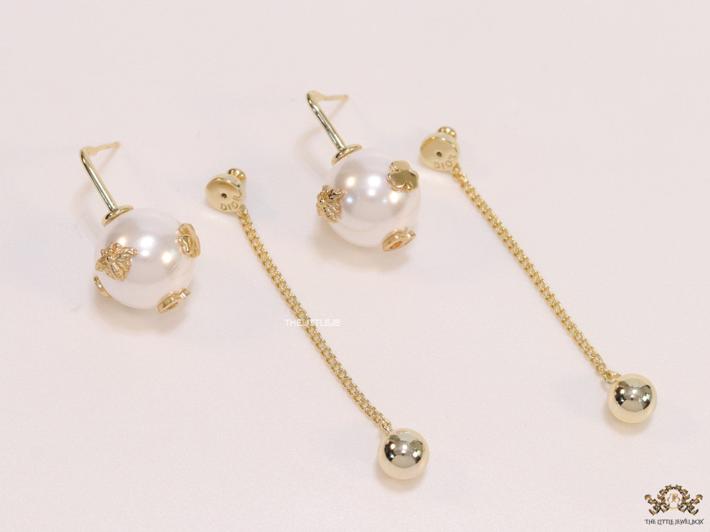 Detachable long chain pearl dangles in gold plating