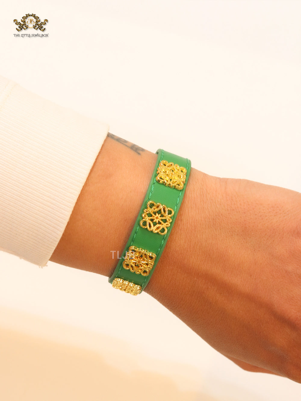 Alphabet L green leather bracelet