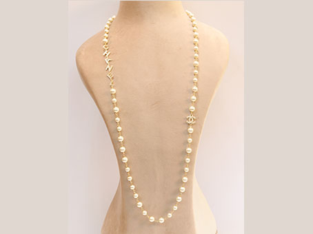 Alphabet double C pearl long chain