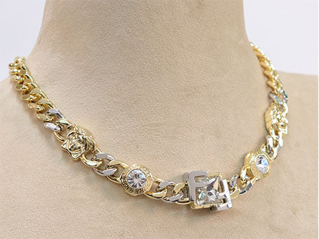 Alphabet F and medusa link chain