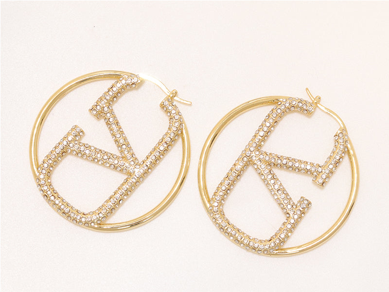 Alphabet V cz hoops