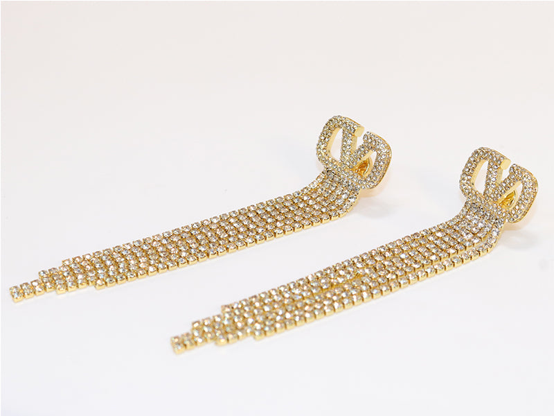 Cz chain alphabet V dangles