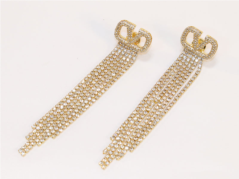 Cz chain alphabet V dangles