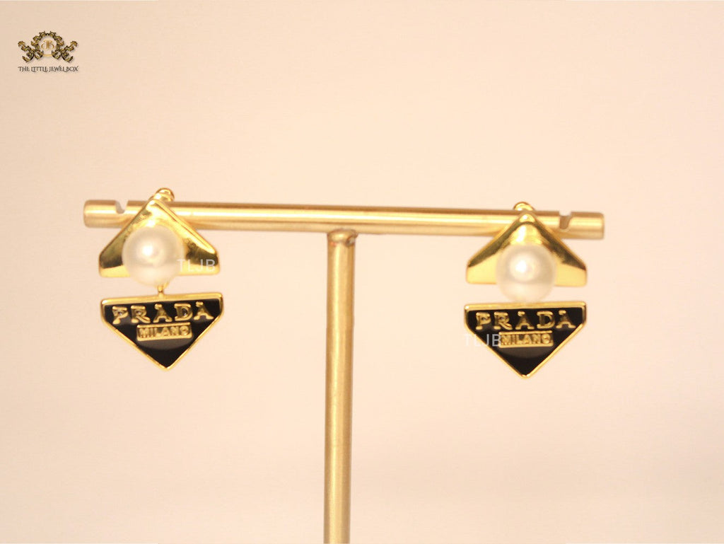 Alphabet P black triangle Studs