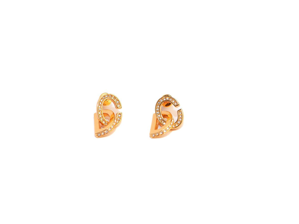 Alphabet D drop earrings in gold