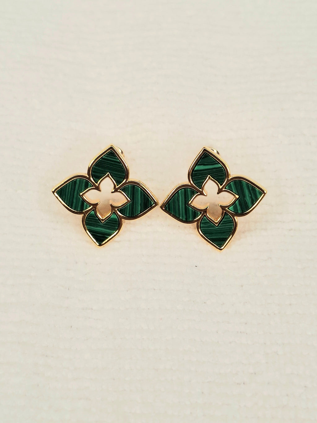 Alphabet RC Gold Plated green Clover Plain Stud Earring