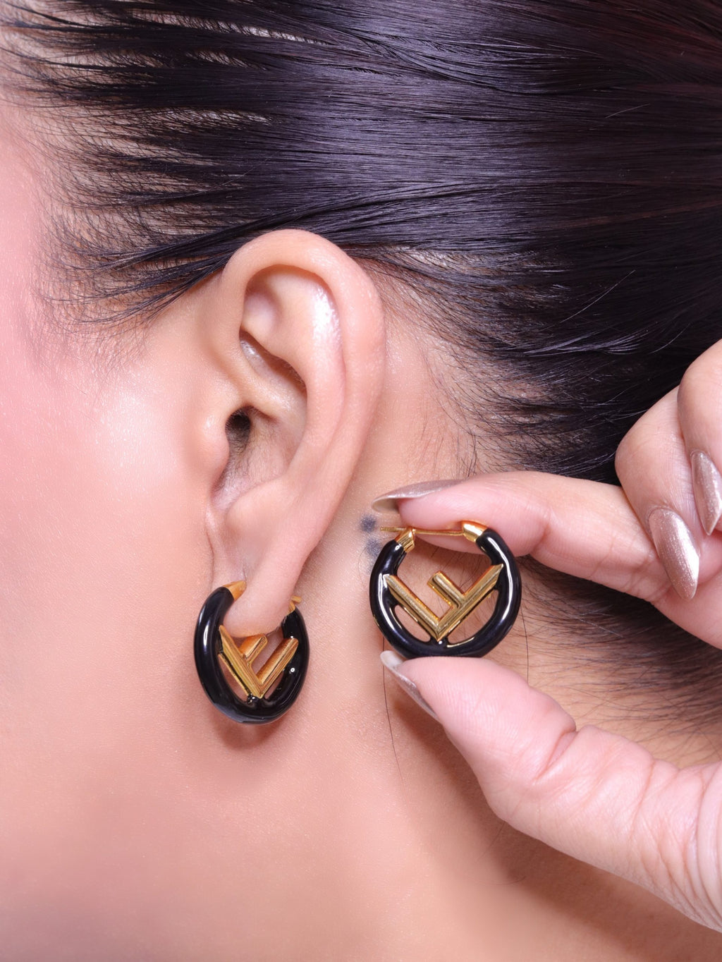 Black Alphabet F Hoops 25mm