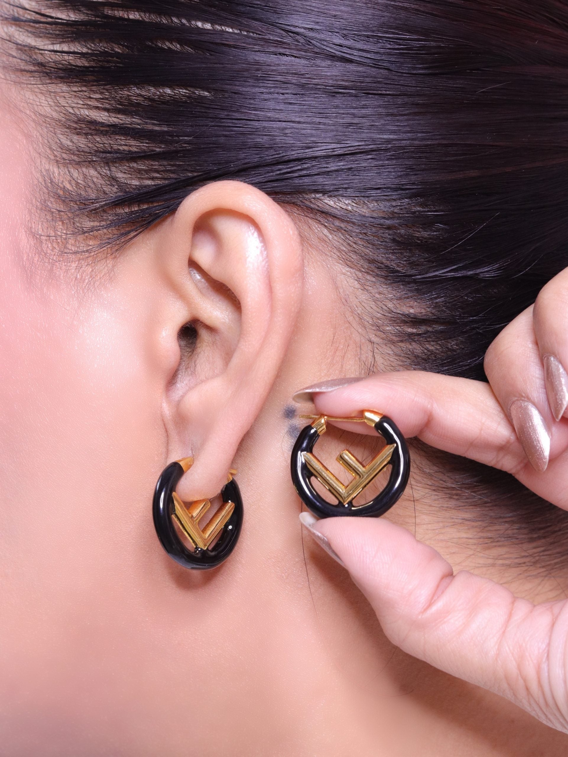 Black Alphabet F Hoops 25mm