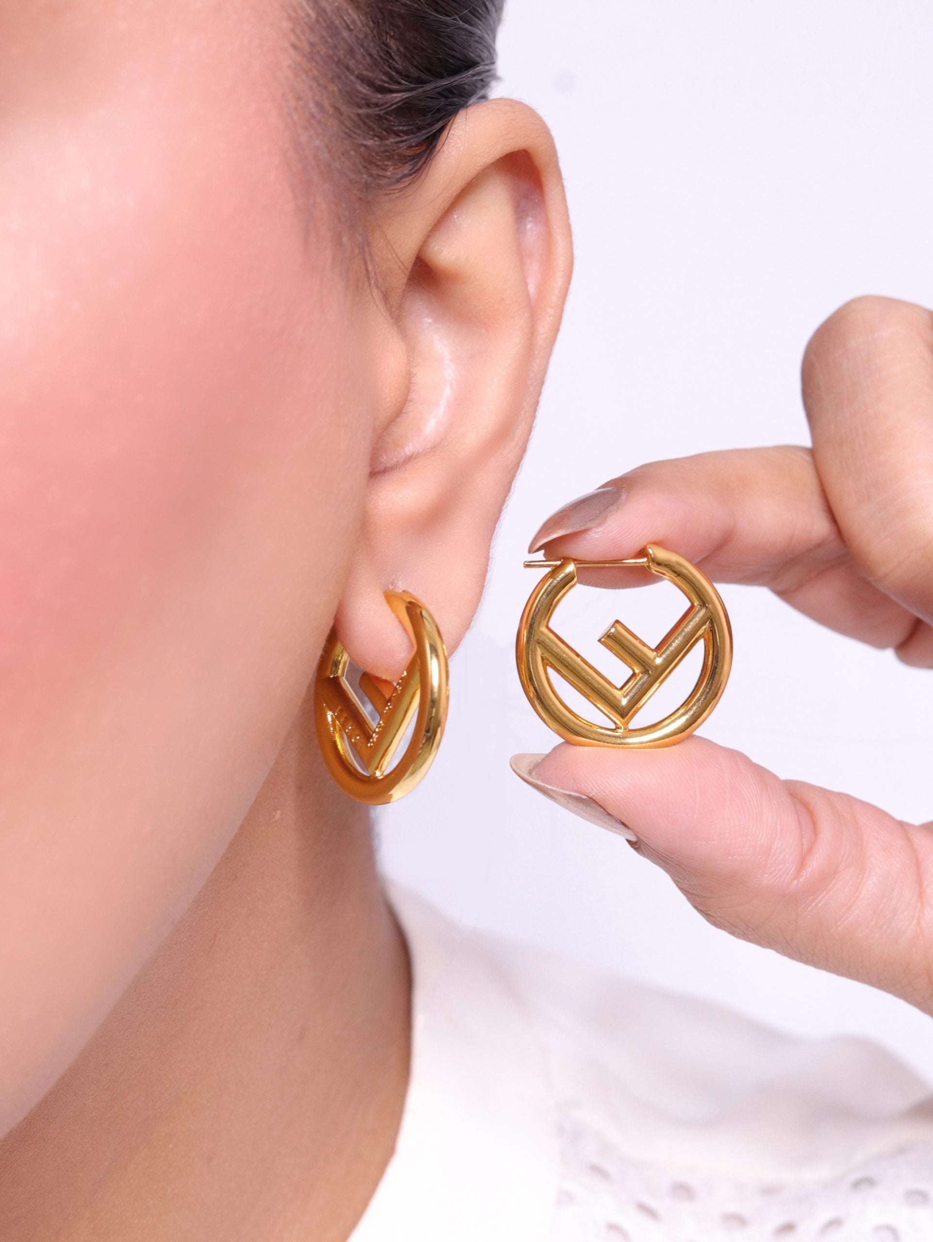 Gold Alphabet F Hoops 25mm