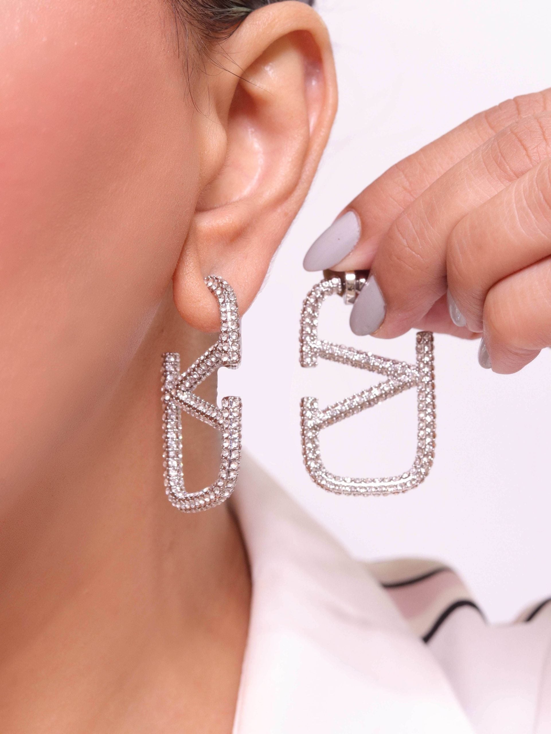 Alphabet V silver rhinestones hoops