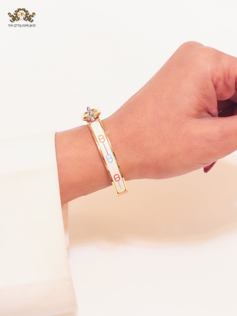 Alphabet H seek bracelet with white and multi colour print