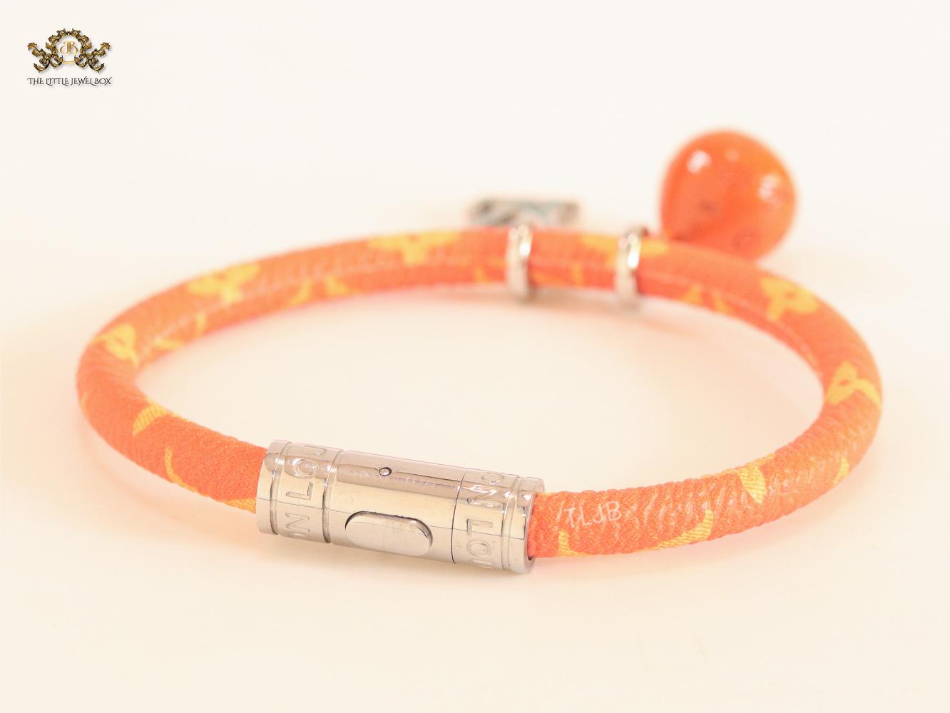 Alphabet L & V orange bracelet