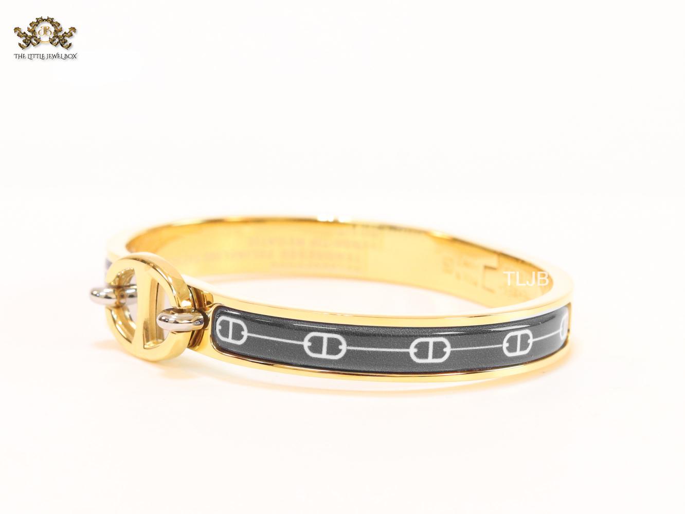 Alphabet H seek bracelet with black print