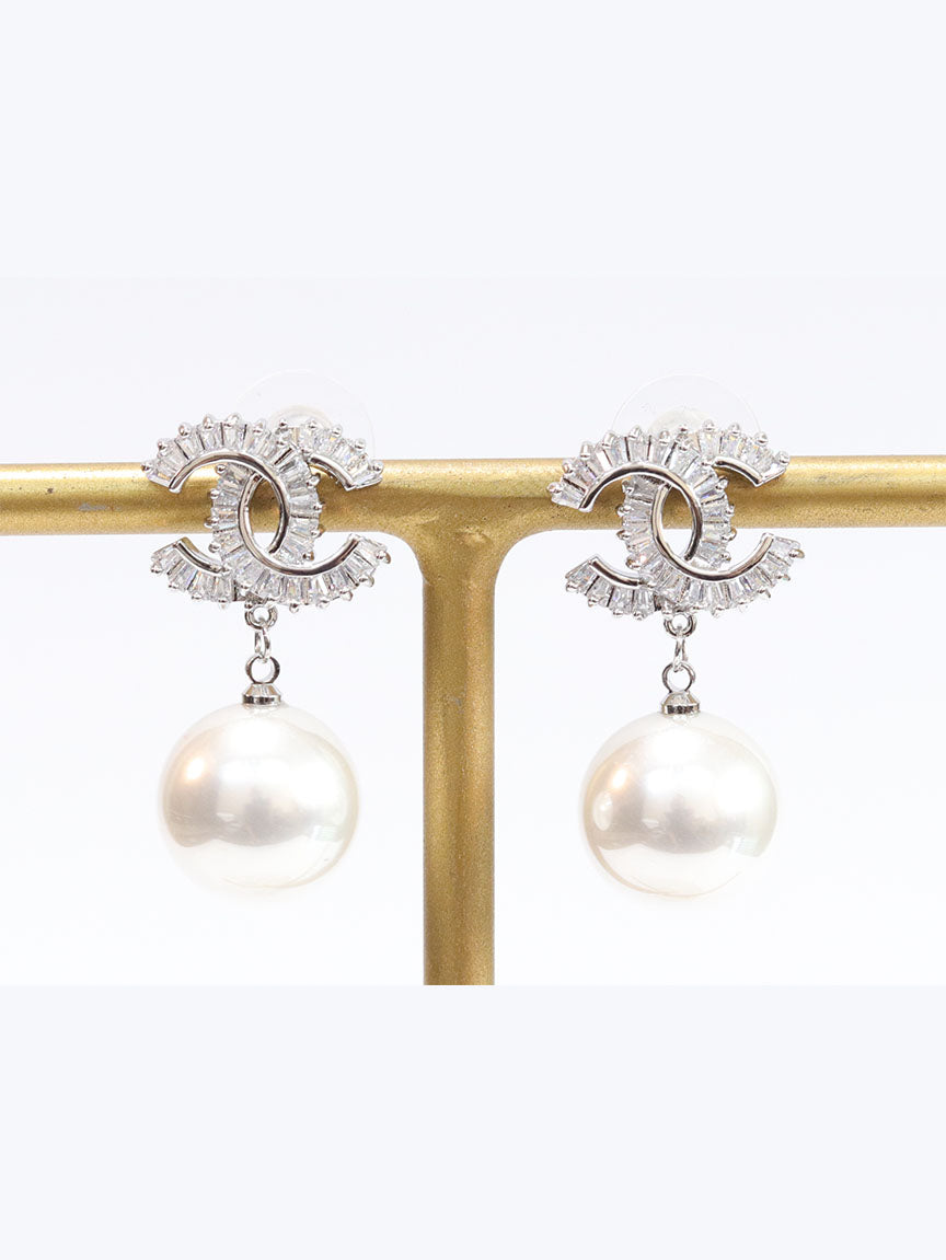 Double C cz baguette and pearl silver earrings