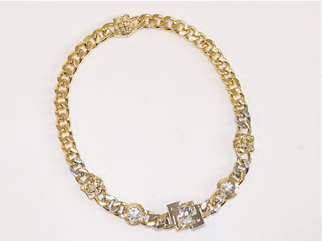 Alphabet F and medusa link chain