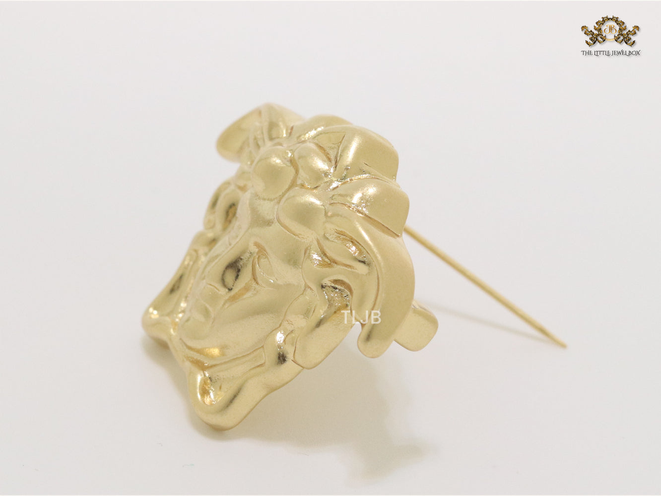 Medusa Brooch in Gold