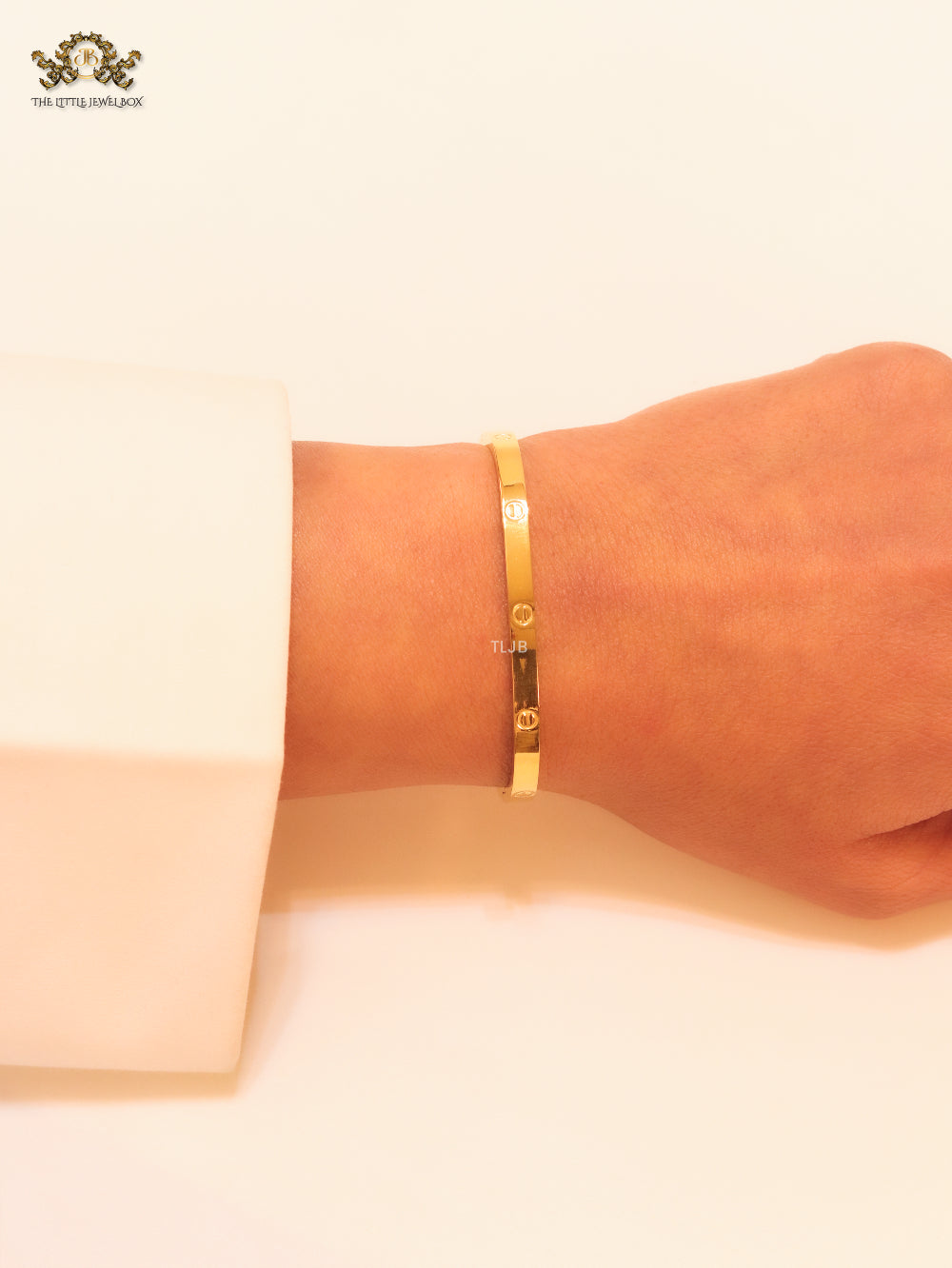 Gold plated plated rectangular screw bracelet
