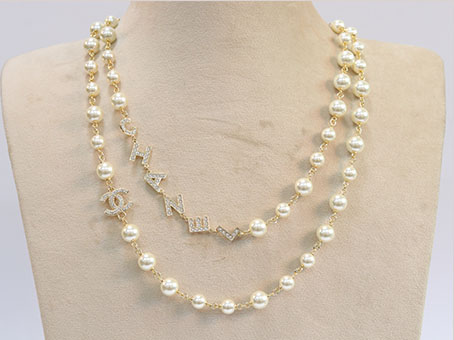 Alphabet double C pearl long chain