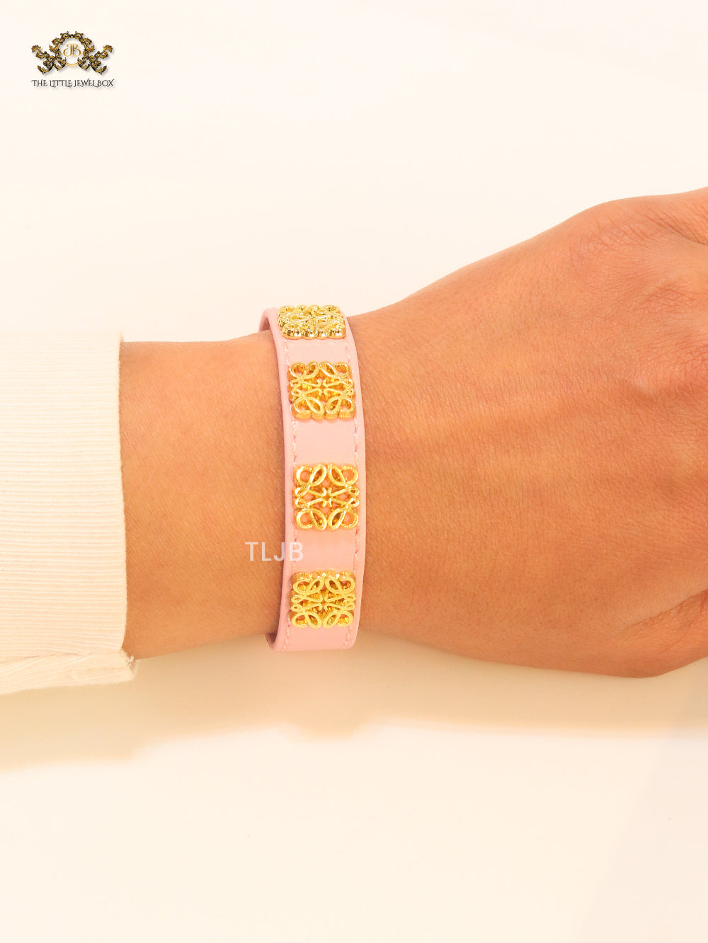 Alphabet L pink leather bracelet