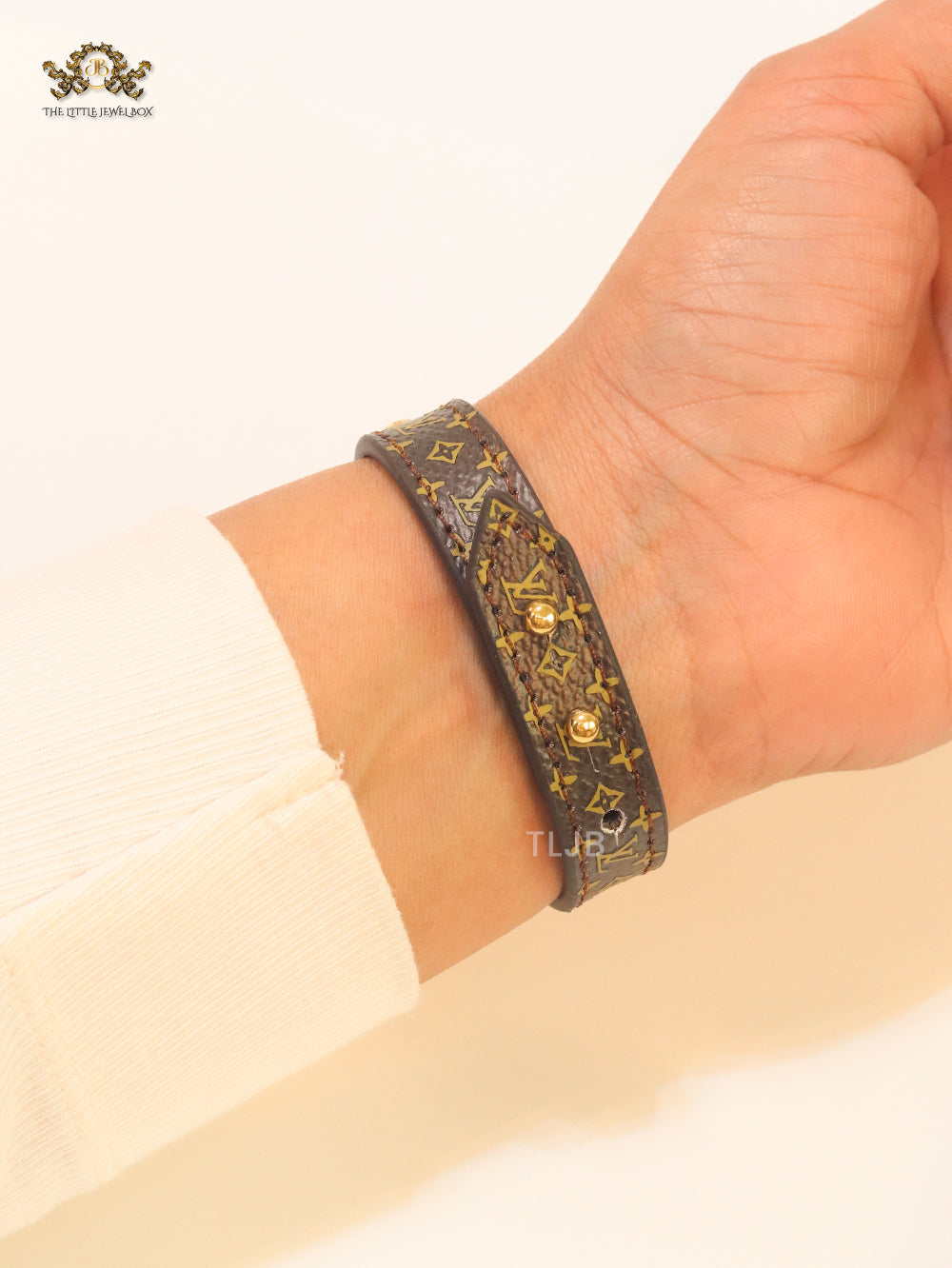 Alphabet L & V brown leather bracelet