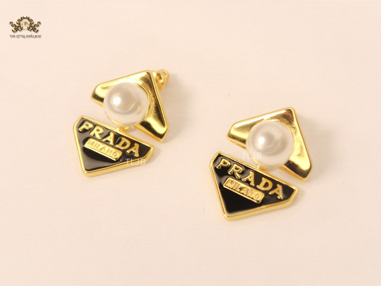 Alphabet P black triangle Studs