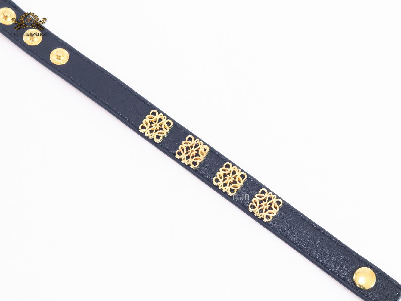Alphabet L black leather bracelet