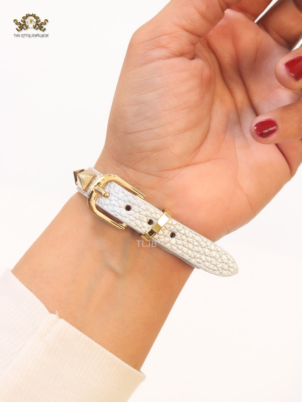 Alphabet V rockstud silver grey bracelet