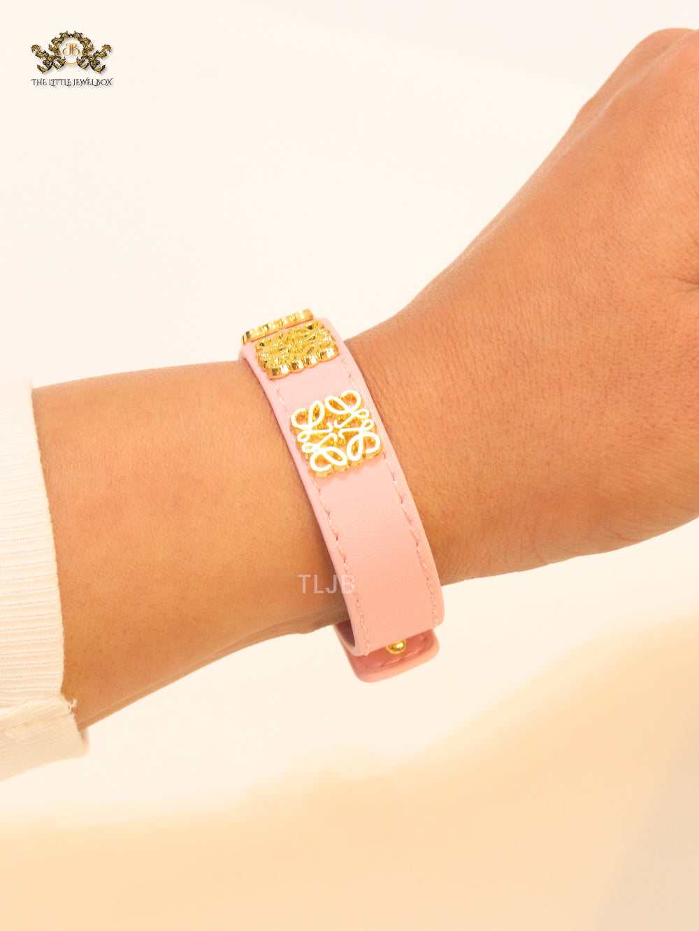 Alphabet L pink leather bracelet
