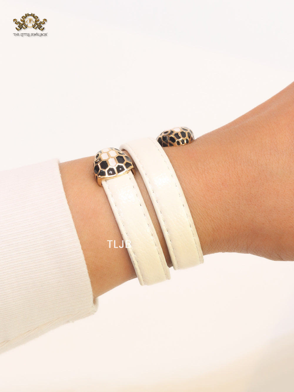 Serpentine white belt bracelet