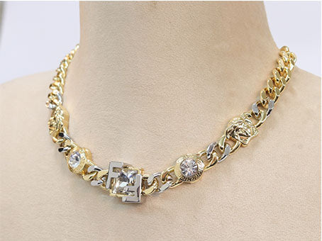 Alphabet F and medusa link chain