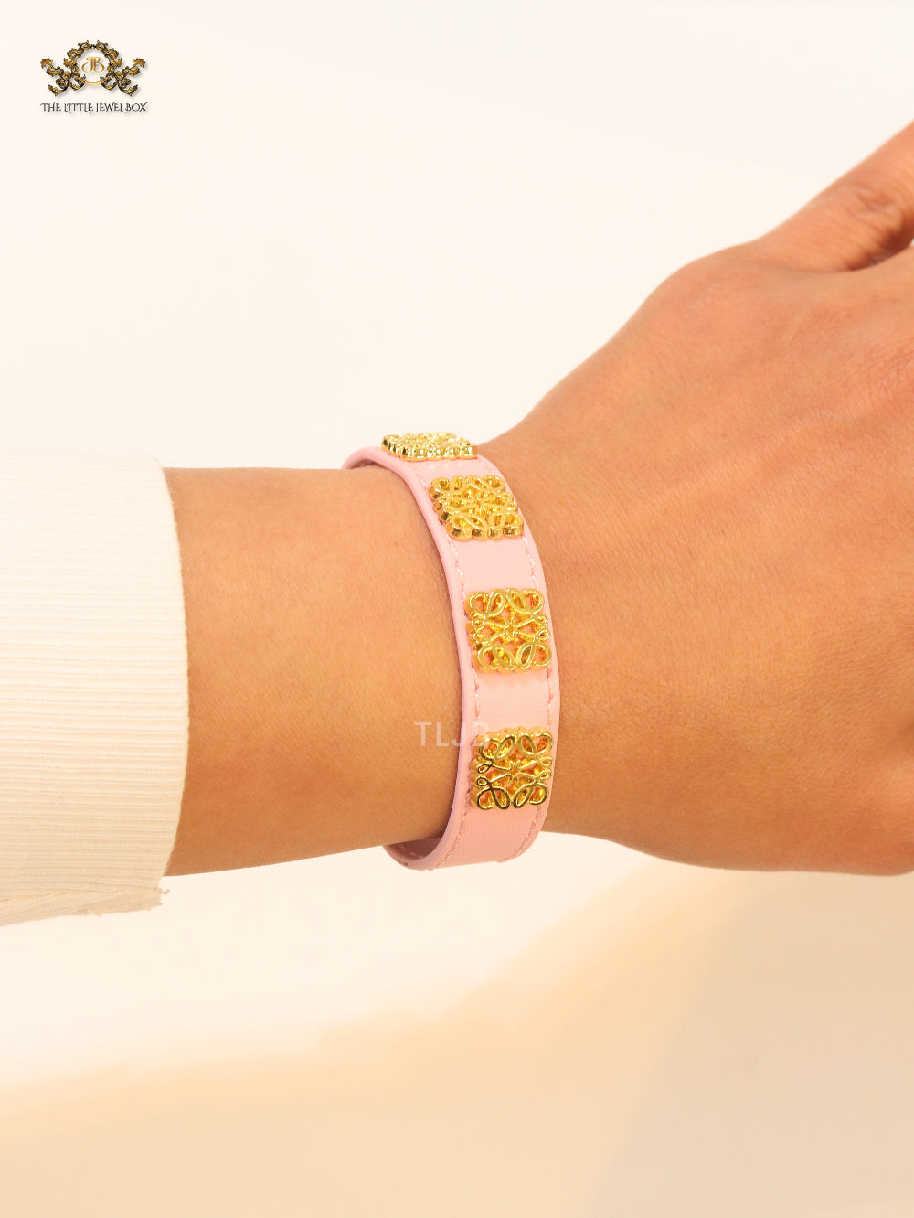 Alphabet L pink leather bracelet