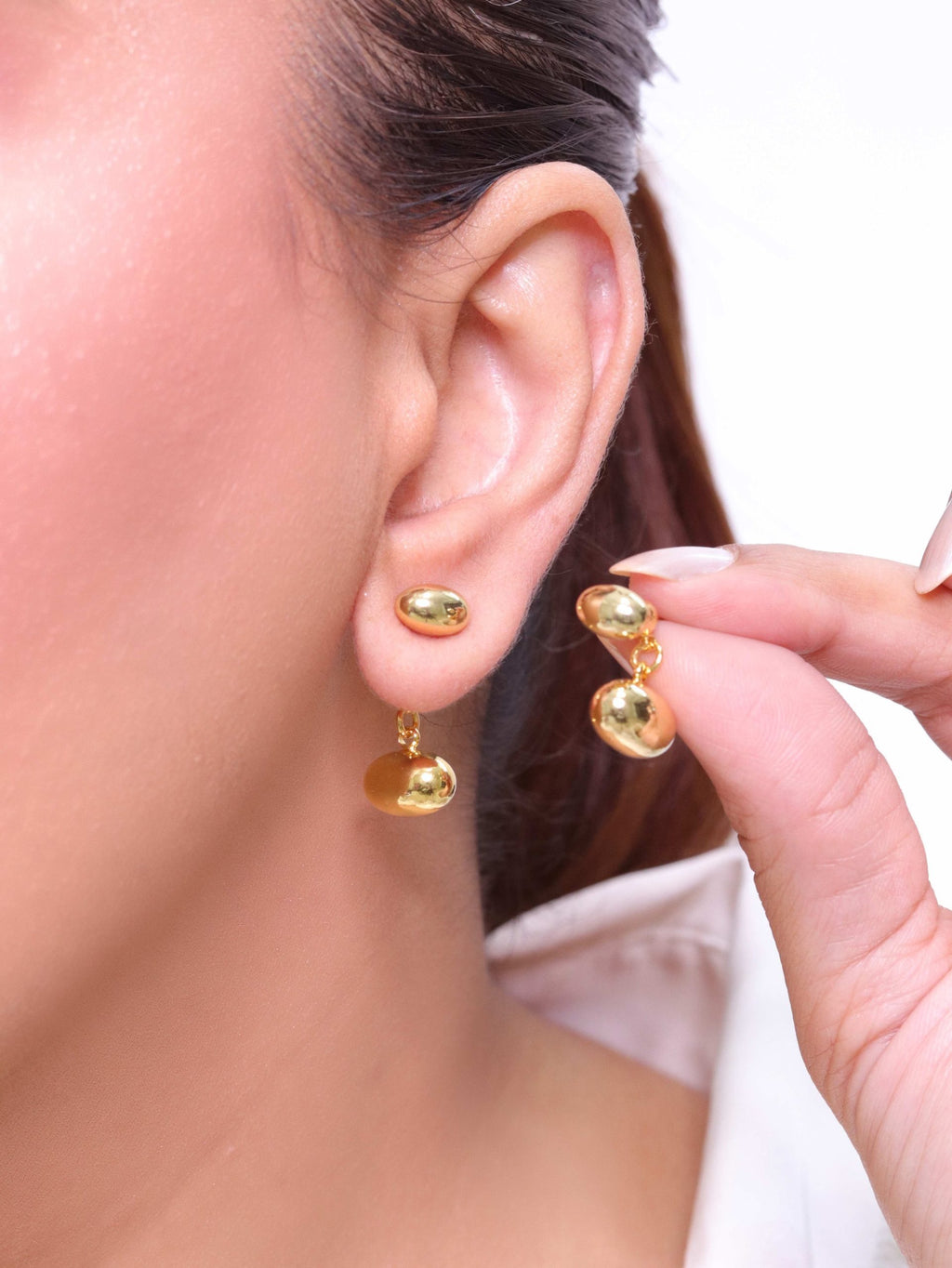 Alphabet B Classic pebble gold drops