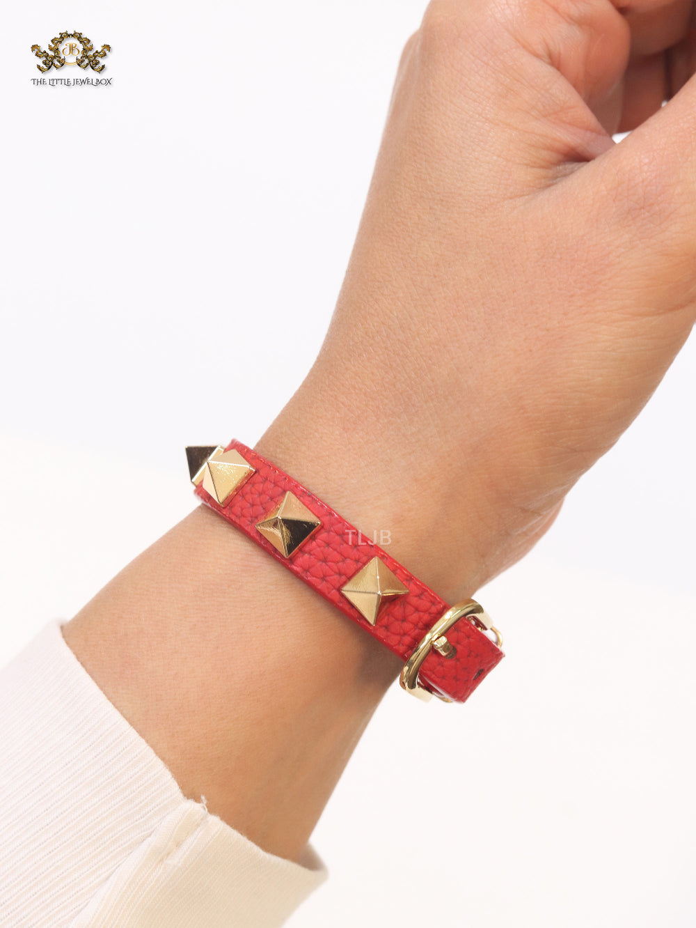 Alphabet V rockstud red bracelet