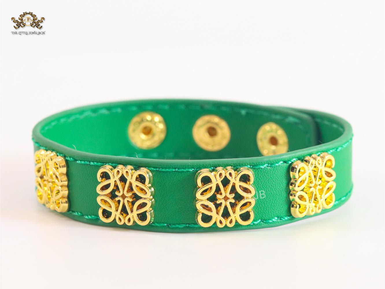 Alphabet L green leather bracelet
