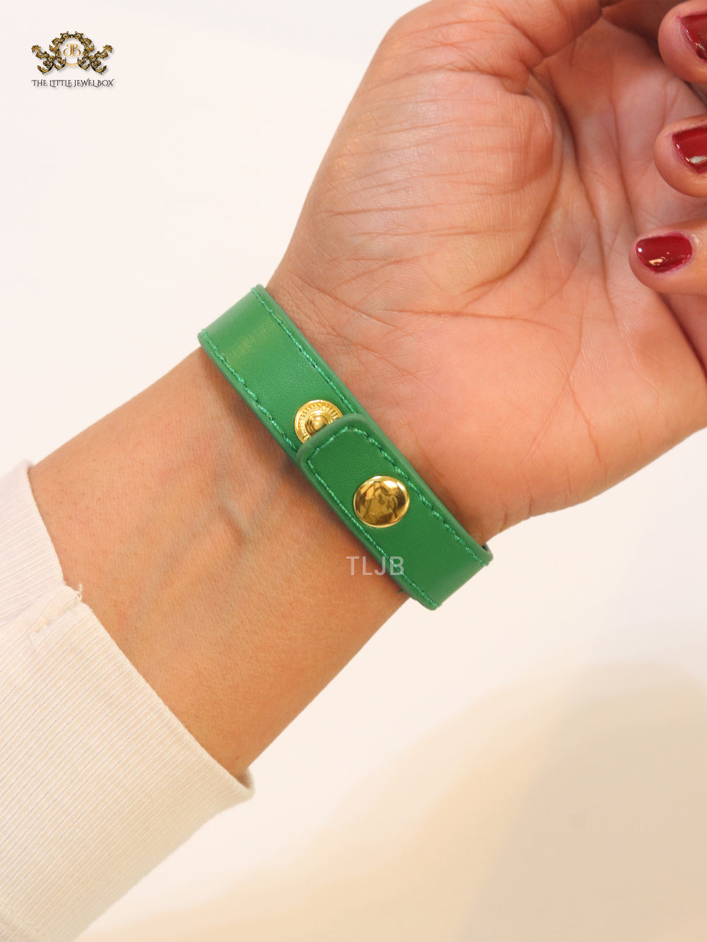 Alphabet L green leather bracelet