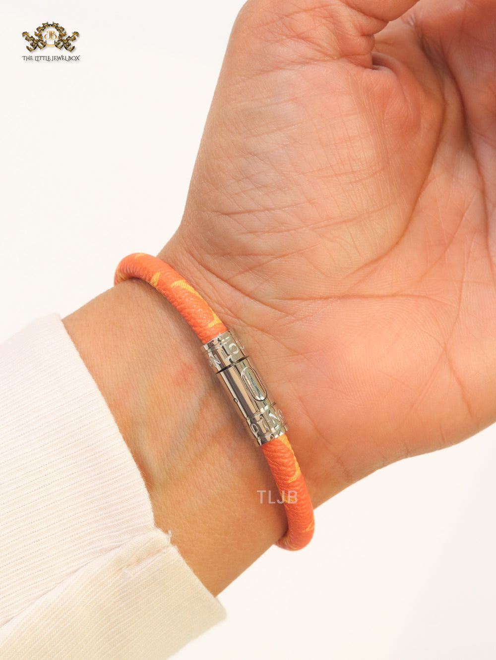 Alphabet L & V orange bracelet
