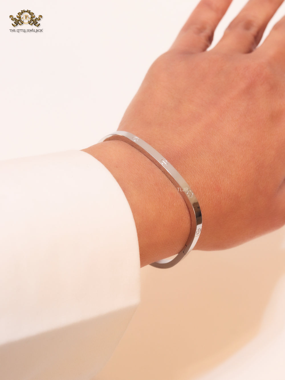 Silver plated rectangular screw bracelet