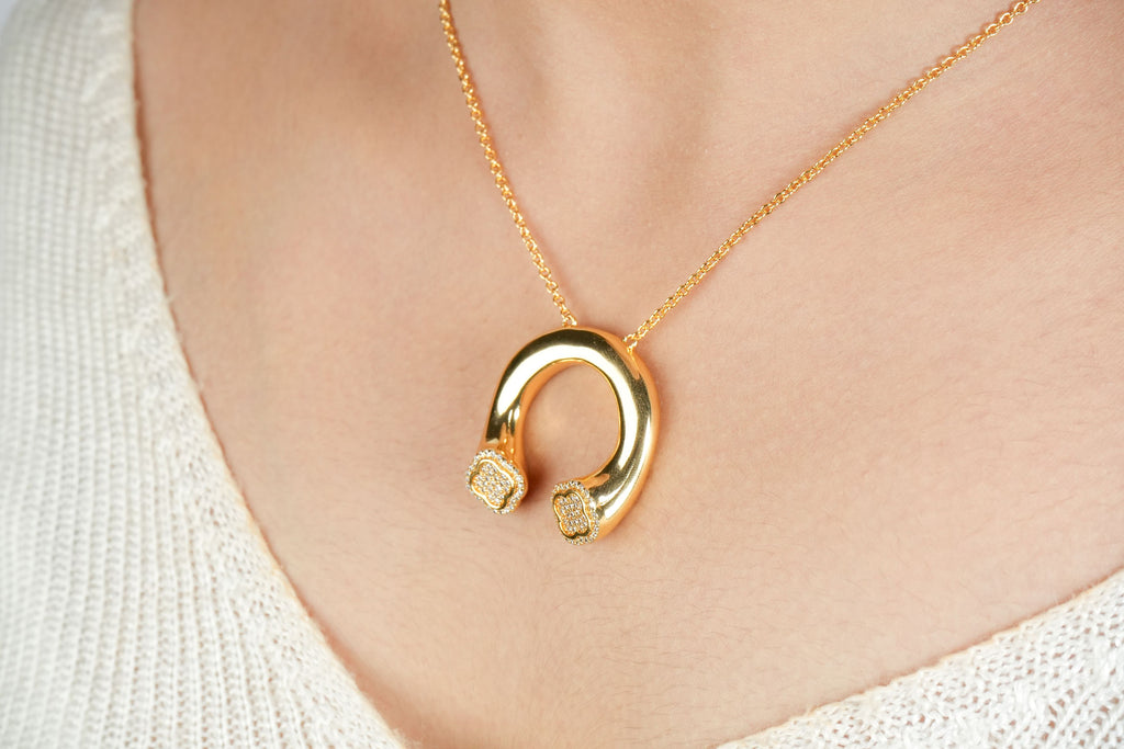 Alphabet VCA Signature Clover Pendant Chain in CZ | Lucky Charm Necklace