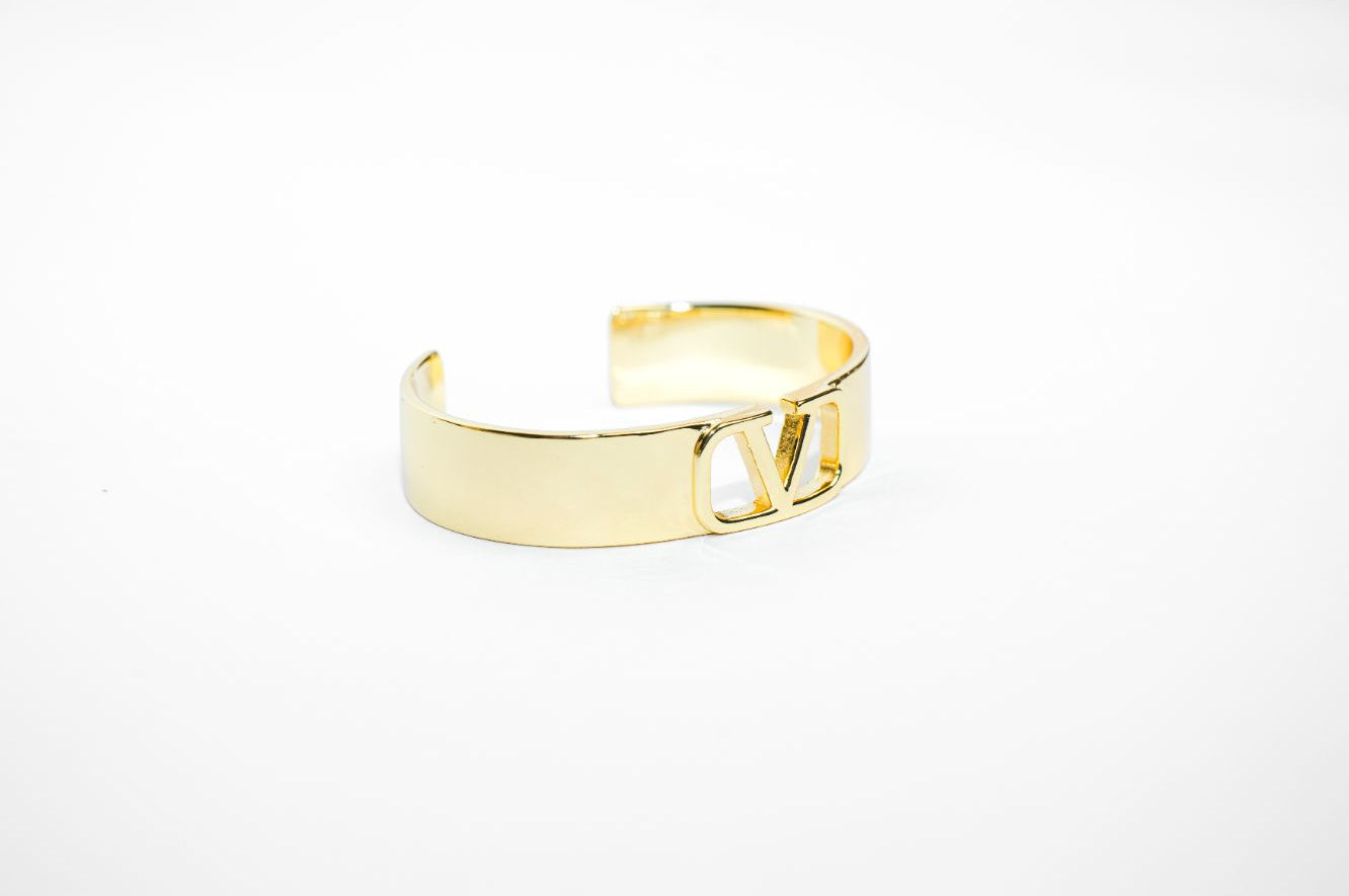 Alphabet V Open Gold Bracelet