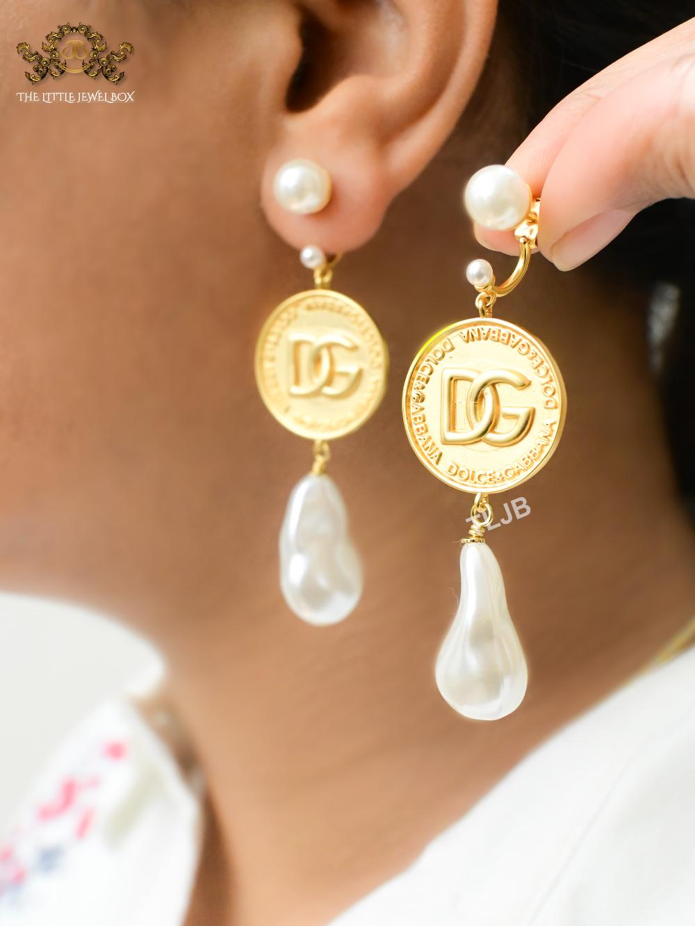 Alphabet D & G gold coin danglers