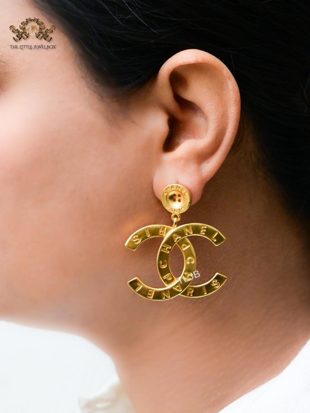 Double C embossed button matt gold danglers
