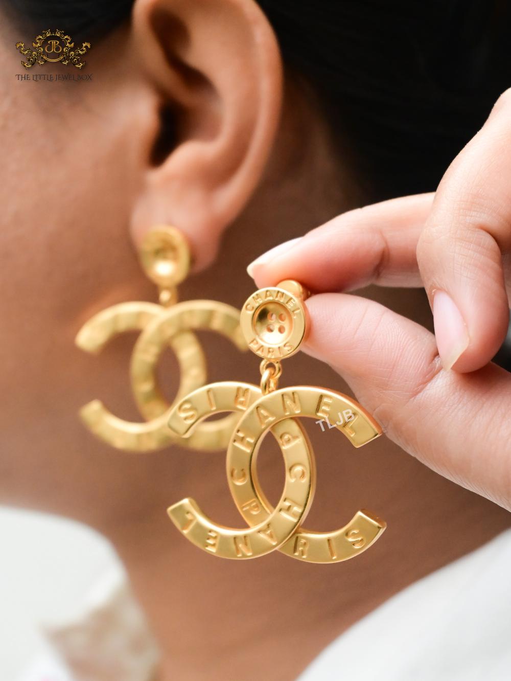 Double C embossed button matt gold danglers