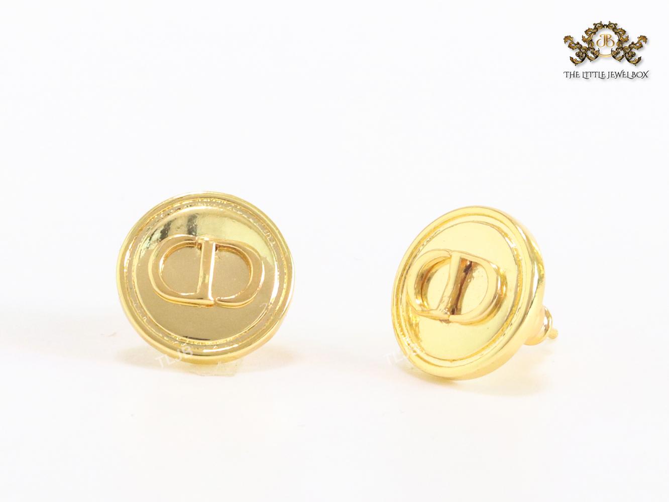 Alphabet CD small gold studs