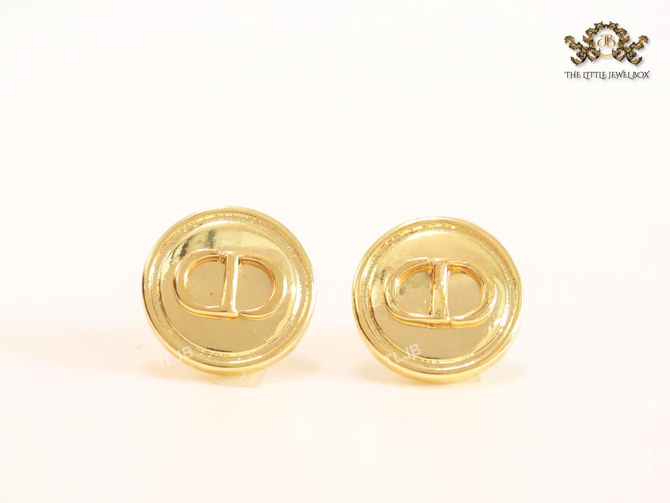 Alphabet CD small gold studs