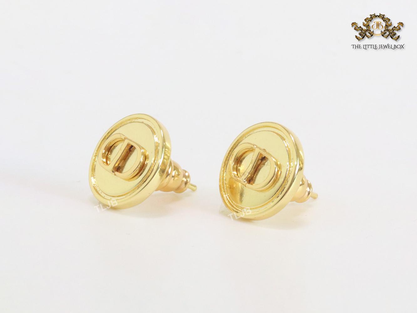 Alphabet CD small gold studs