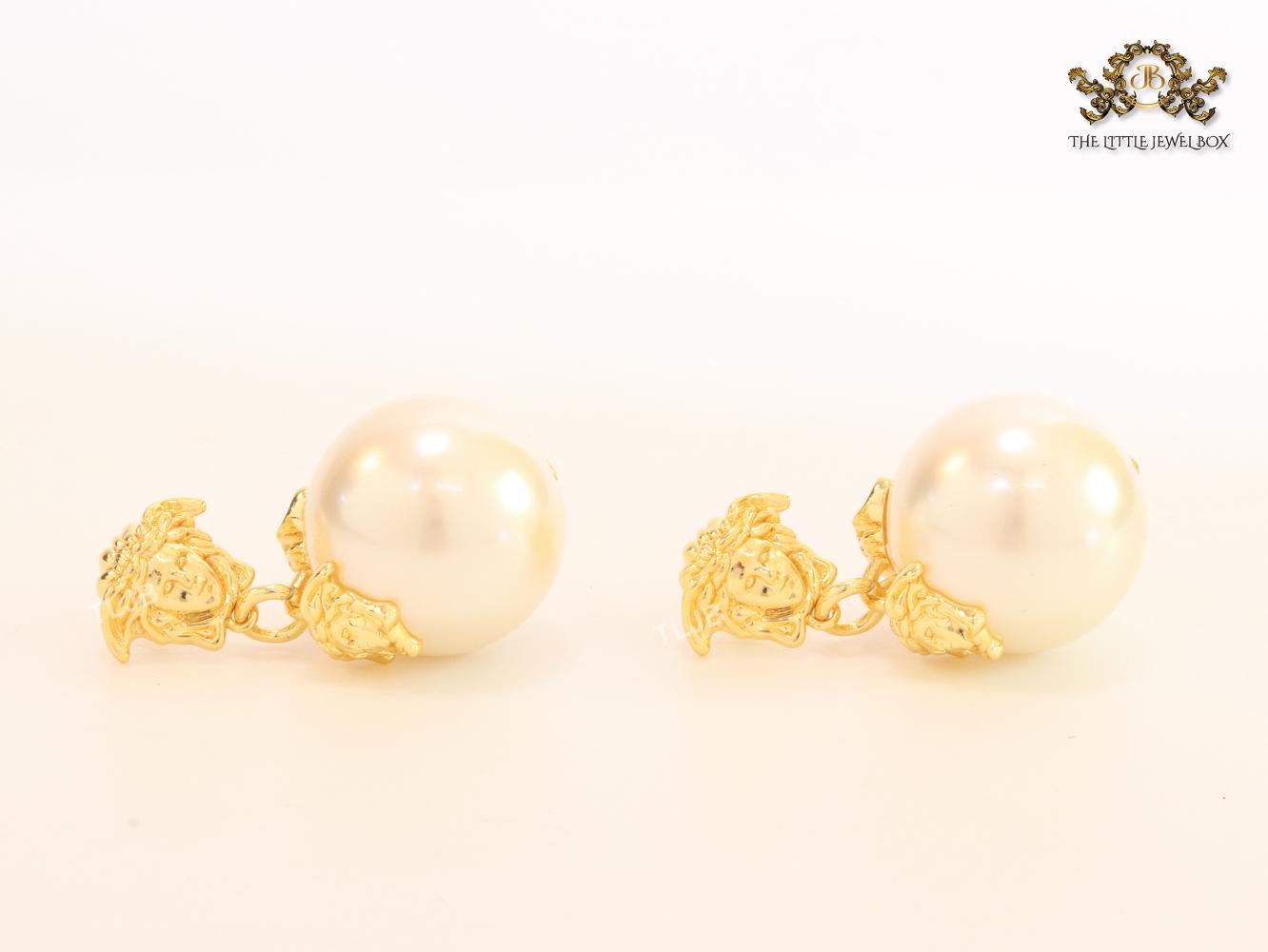 Gold medusa and 25 mm pearl dangles