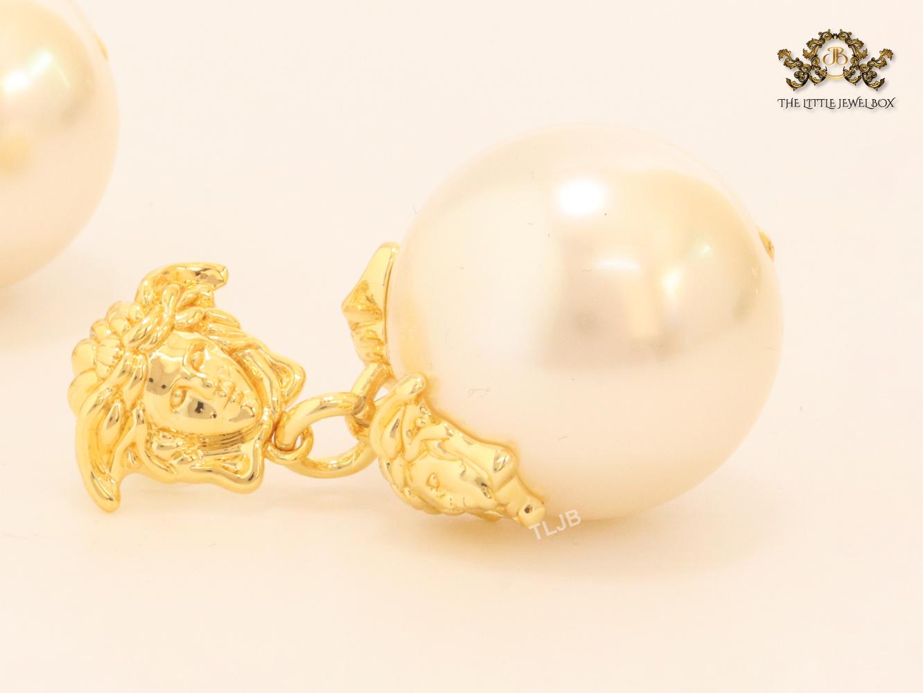 Gold medusa and 25 mm pearl dangles