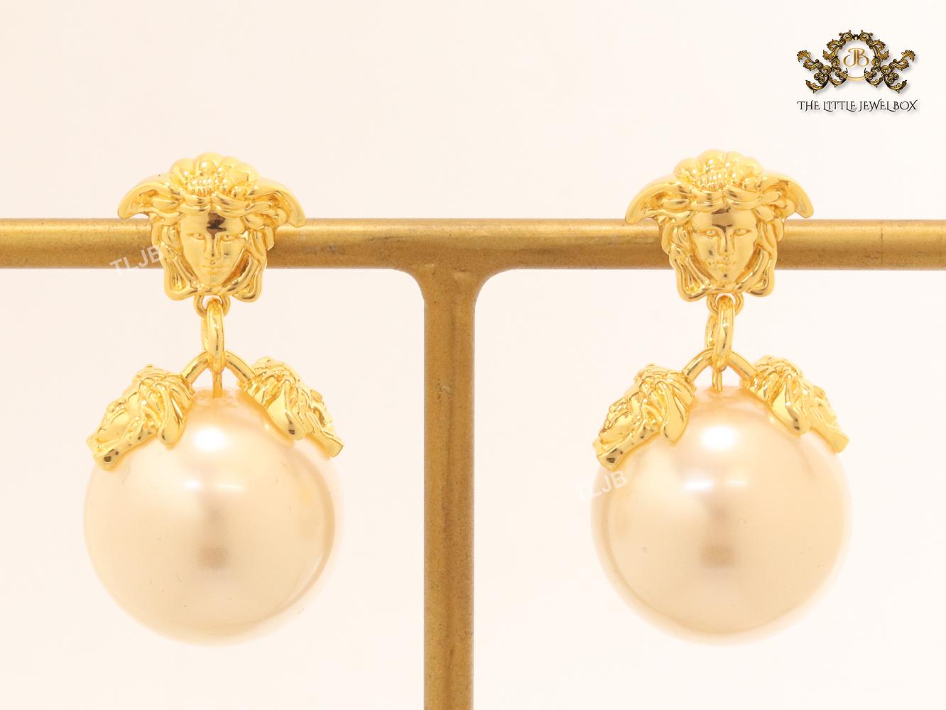 Gold medusa and 25 mm pearl dangles