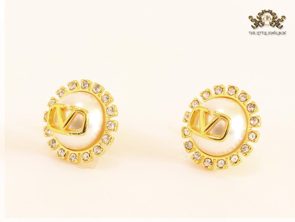 Open V pearl and gold cz studs