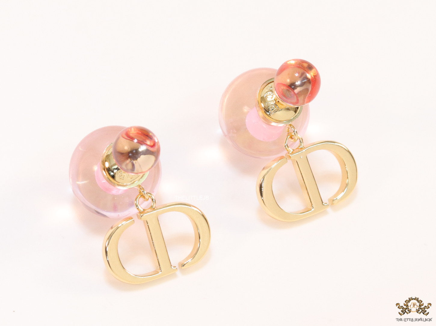 Transparent pink pearl bomber earrings with alphabets